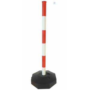 Chaines et poteaux de signalisation
